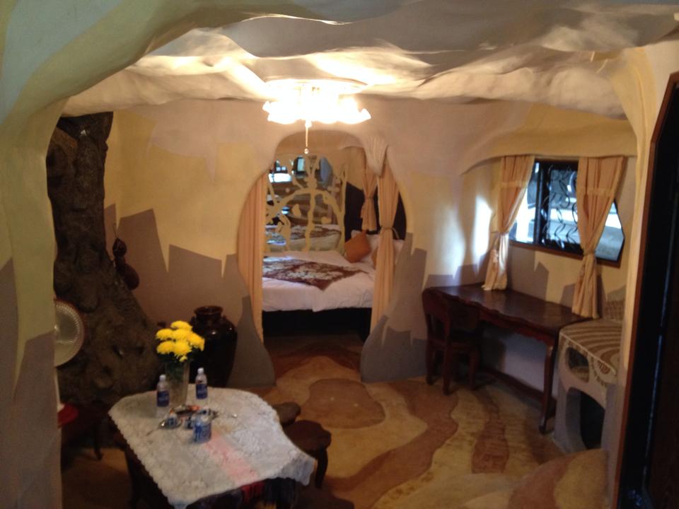 Interestingly the room rate is only from $35 US per night. However, you should avoid staying there during week days if you don't want to be bothered by public visitors. 