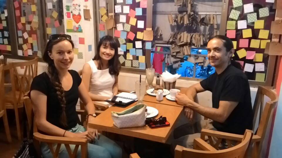 Catching up with my favorite American couple at the Note Coffee